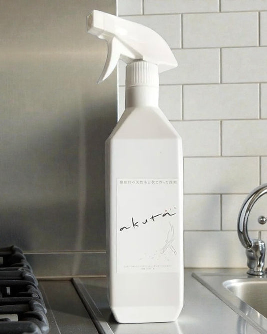 akuta スプレータイプ300ml 自然由来のキッチン洗剤 油汚れに最適